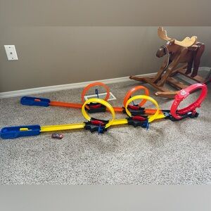 Like New Hot Wheels Multi Loop Raceoff Track Set